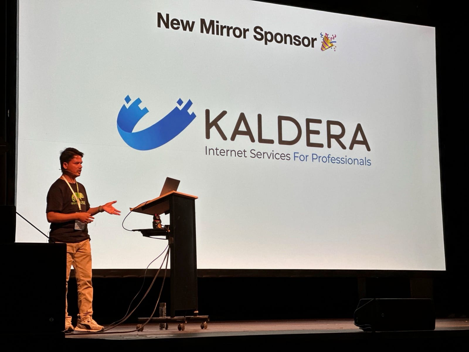 Myself (Ish Sookun) presenting the status update about openSUSE Mirrors in Mauritius