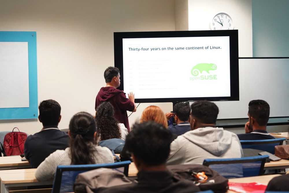 Presenting the openSUSE timeline at Polytechnics Mauritius
