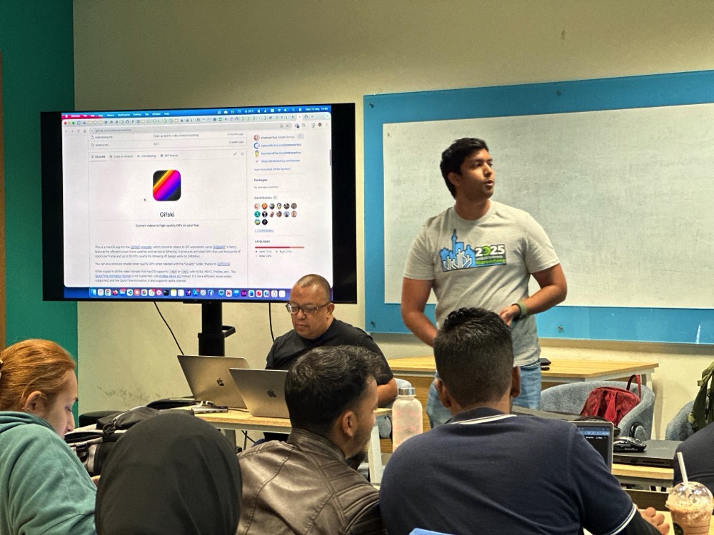 Neil Baichoo presenting at Polytechnics Mauritius